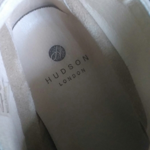 Hudson London Margrey Chukka Boot - Picture 2 of 6